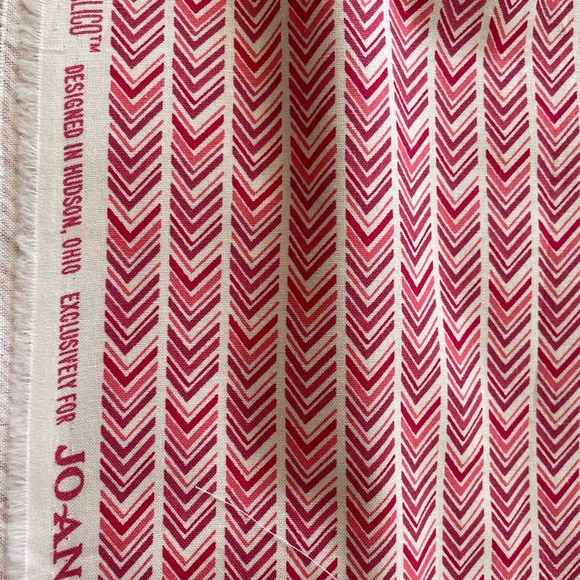 Calico cotton chevron pattern fabric 2 yards - Picture 2 of 2